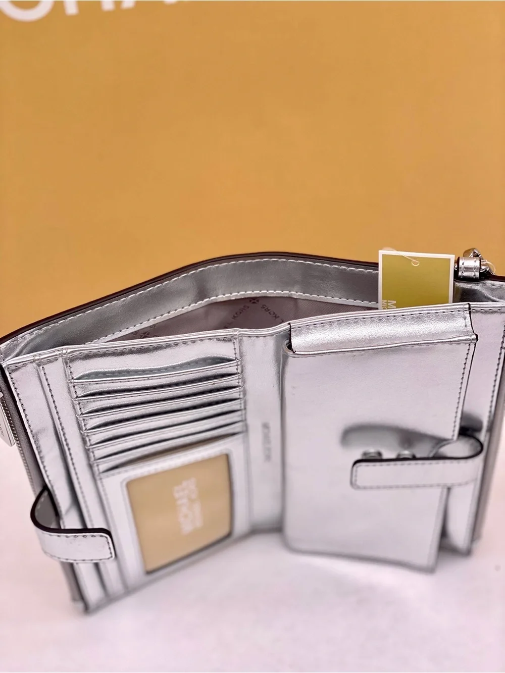 Michael Kors compact michael